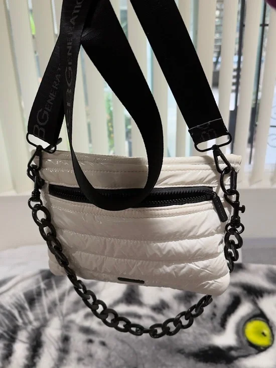 BCBGeneration White Quilted Crossbody Bag with Black Chain and Logo Strap - Picture 10 of 13